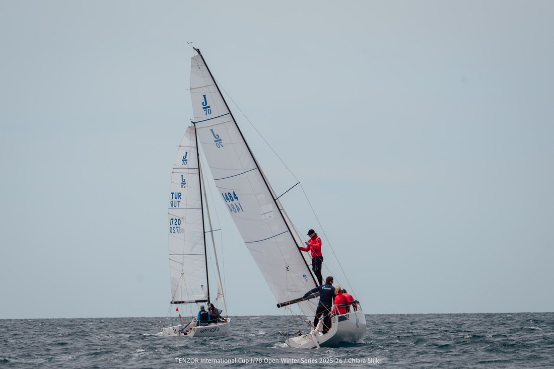 Two J/70s crossing under sail